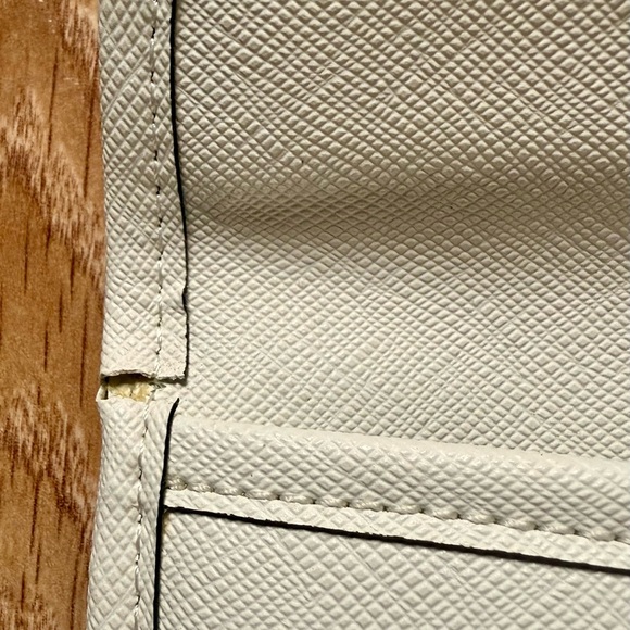 MICHAEL KORS -  Off-White Clutch Laptop Sleeve (ideal for 13” MacBook Air) - Picture 8 of 8